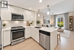 307 719 W 3RD STREET  North Vancouver, BC V7M 0E7