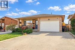 60 GLENAYR Street  Hamilton, ON L9C 7J3