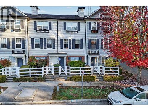4 2495 DAVIES AVENUE  Port Coquitlam, BC V3C 0B2