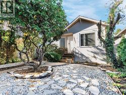 3967 DUNBAR STREET  Vancouver, BC V6S 2E3