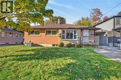 8 FIFTH Avenue  Cambridge, ON N1S 2E9