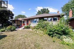 272 UPPER PARADISE Road  Hamilton, ON L9C 5C2