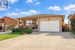 60 GLENAYR STREET  Hamilton, ON L9C 7J3