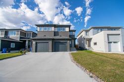 210 Whitehorn Crescent  Winnipeg, MB R3X 0W7