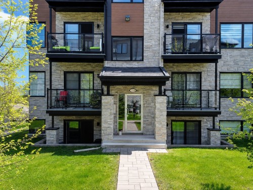 301-130 Rue des Aubépines  Vaudreuil-Dorion, QC J7V 0M9