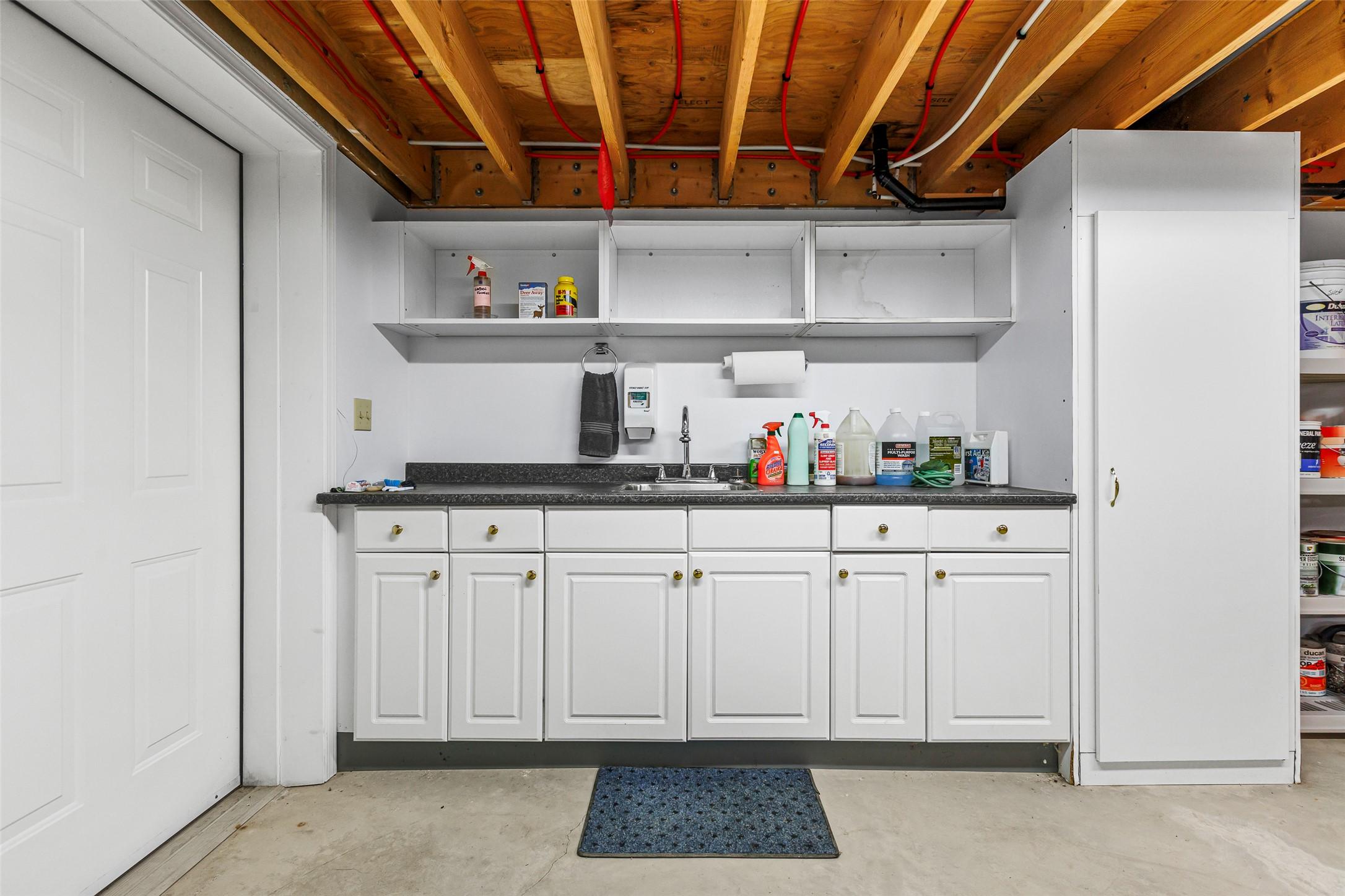 1548 Teetzel Road, Creston, BC - Indoor
