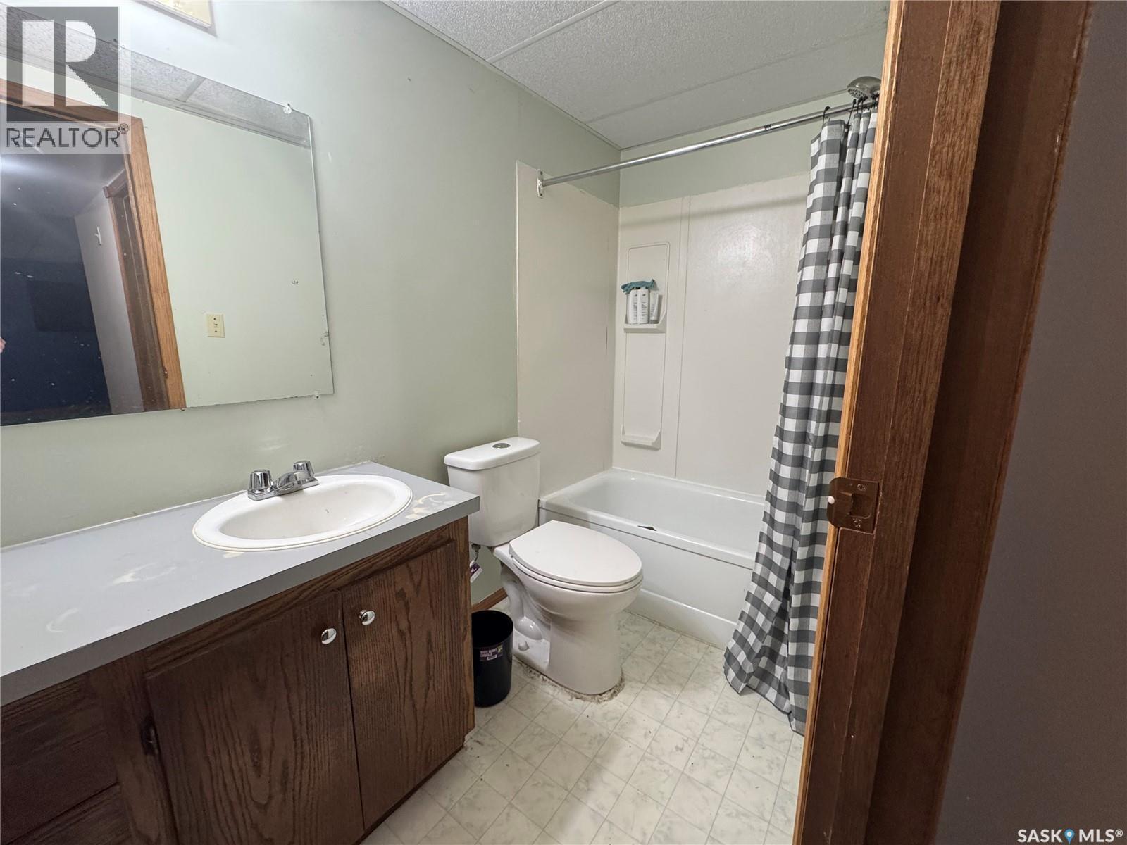 401 Poplar Street, Wolseley, SK - Indoor Photo Showing Bathroom
