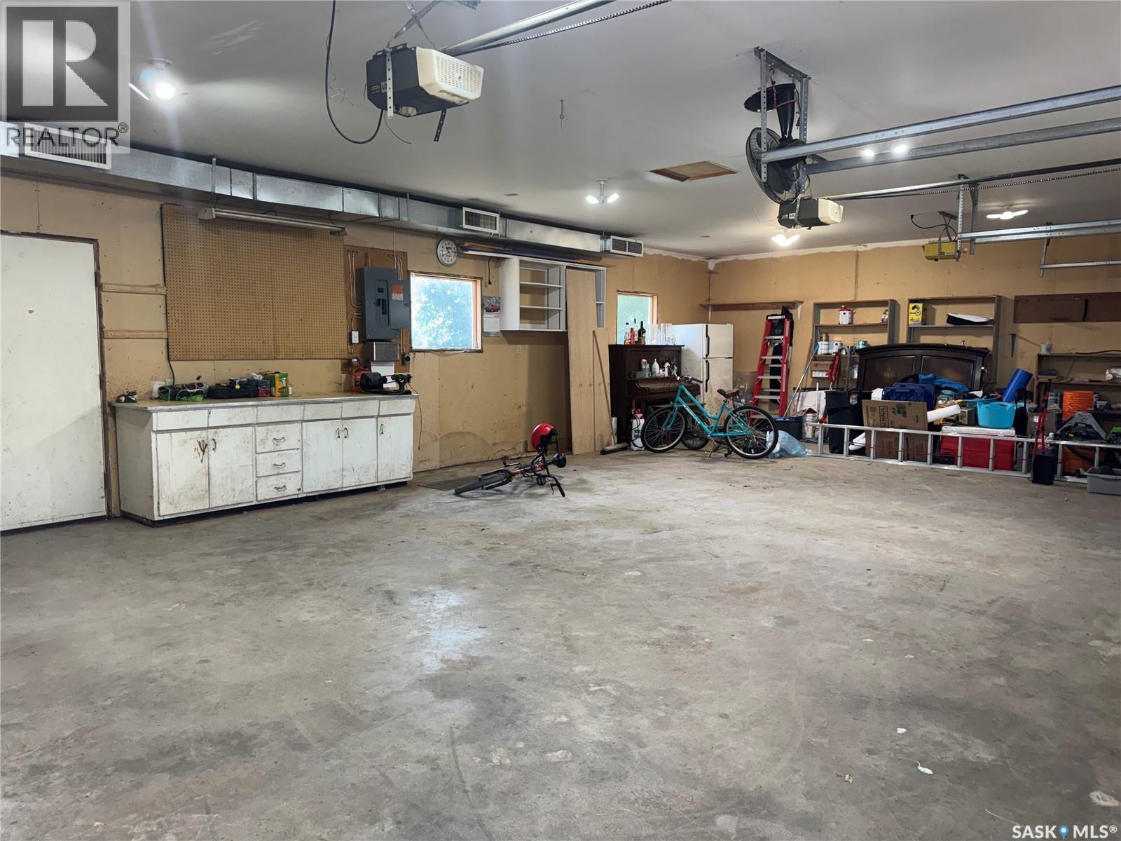 401 Poplar Street, Wolseley, SK - Indoor Photo Showing Garage