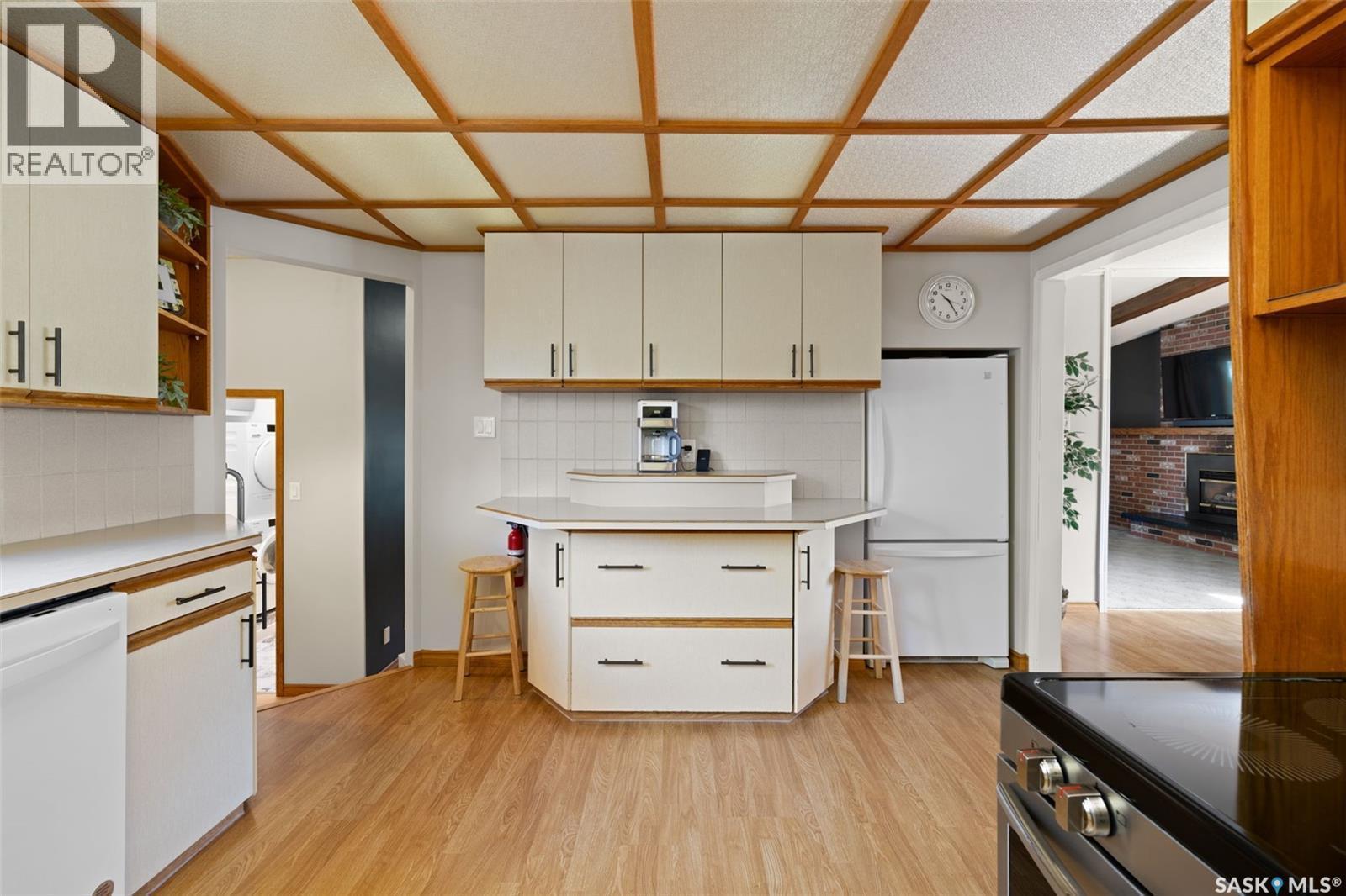 23 Ridgedale Bay, White City, SK - Indoor Photo Showing Kitchen