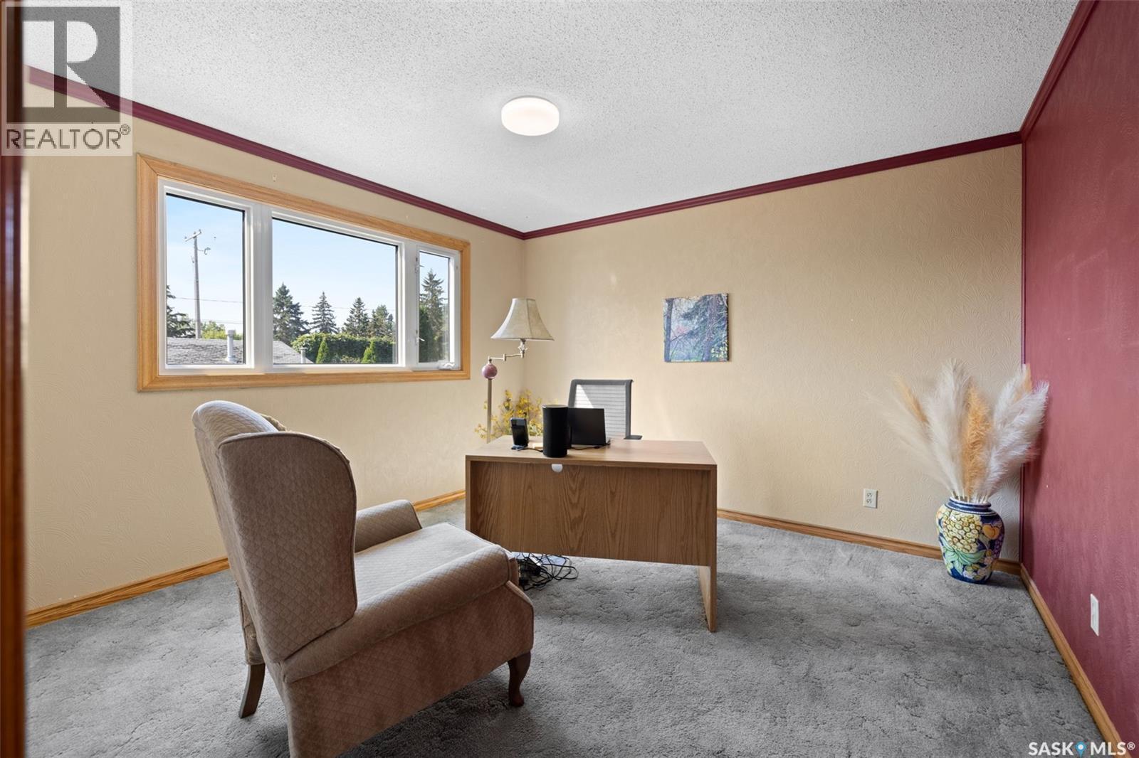 23 Ridgedale Bay, White City, SK - Indoor