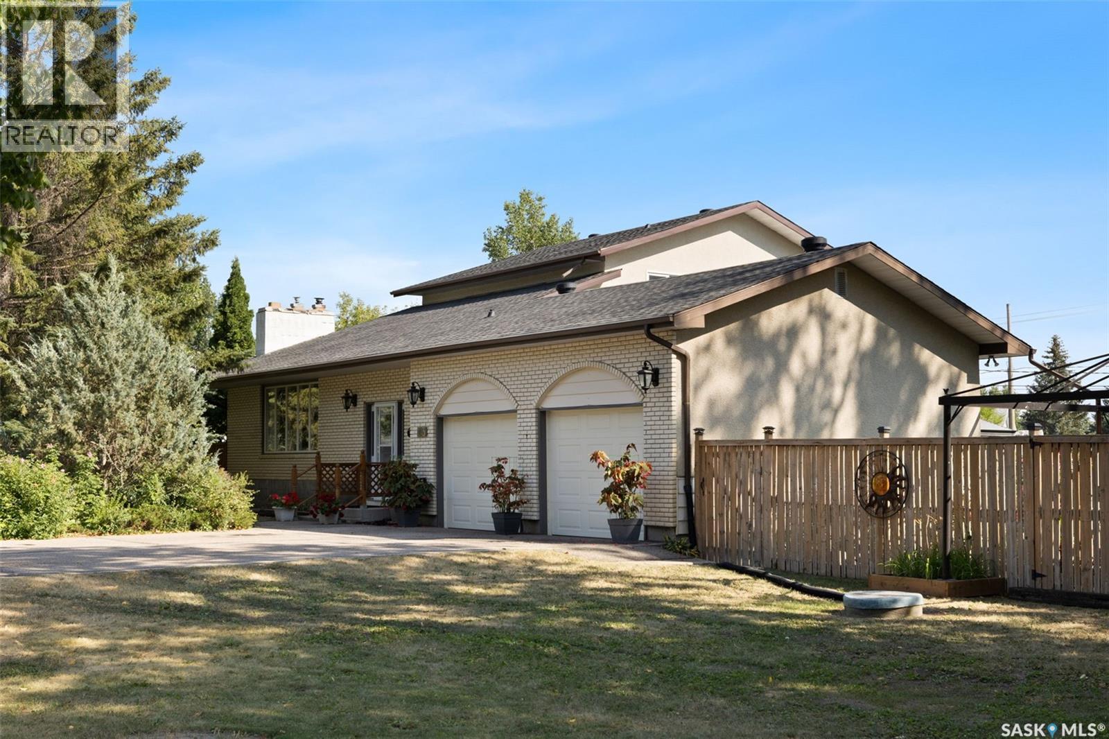 23 Ridgedale Bay, White City, SK - Outdoor