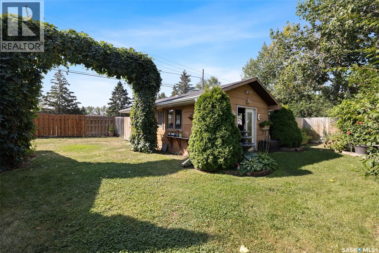 23 Ridgedale Bay, White City, SK - Outdoor