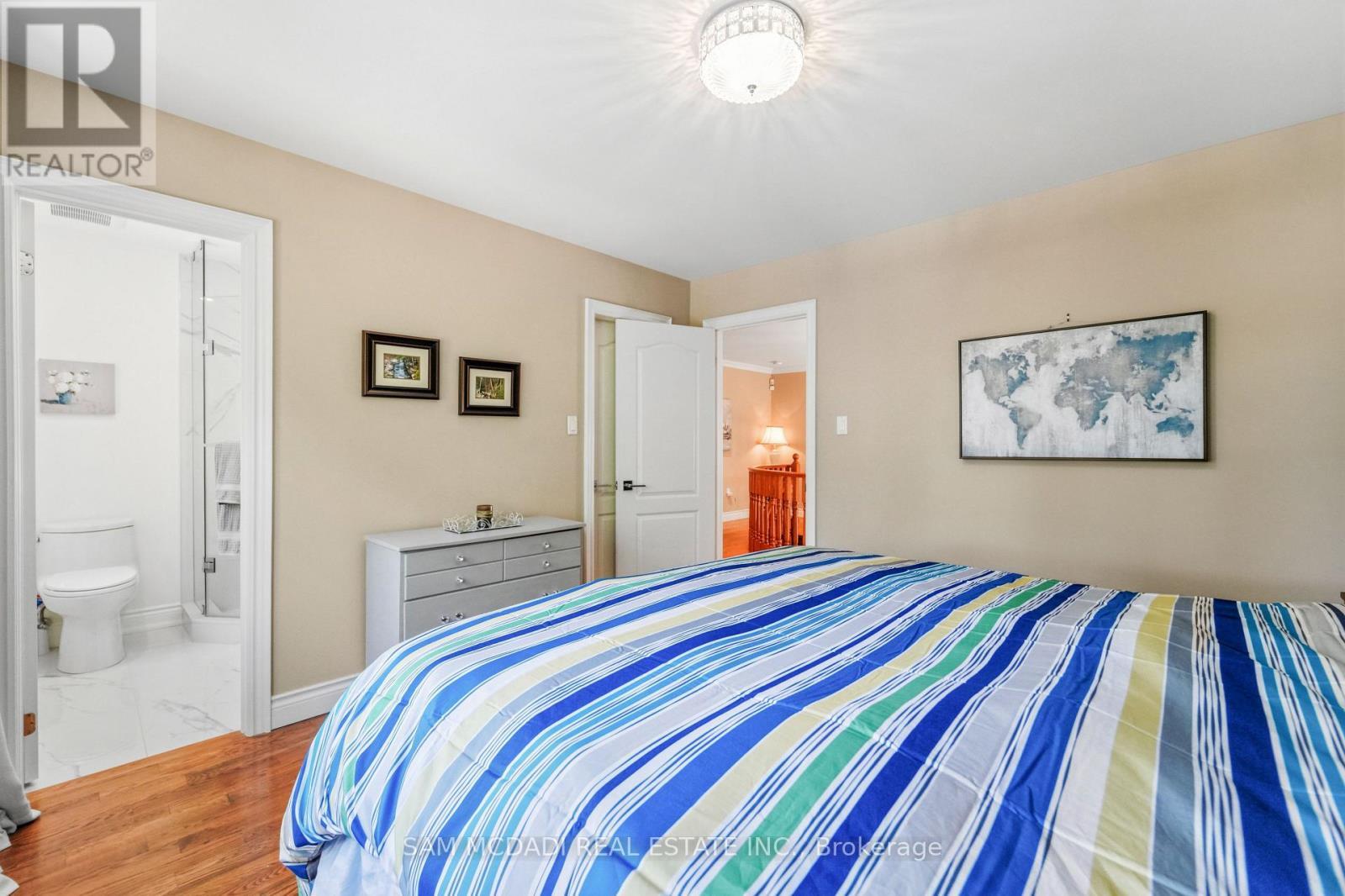 527 Meadow Wood Road, Mississauga, ON - Indoor Photo Showing Bedroom