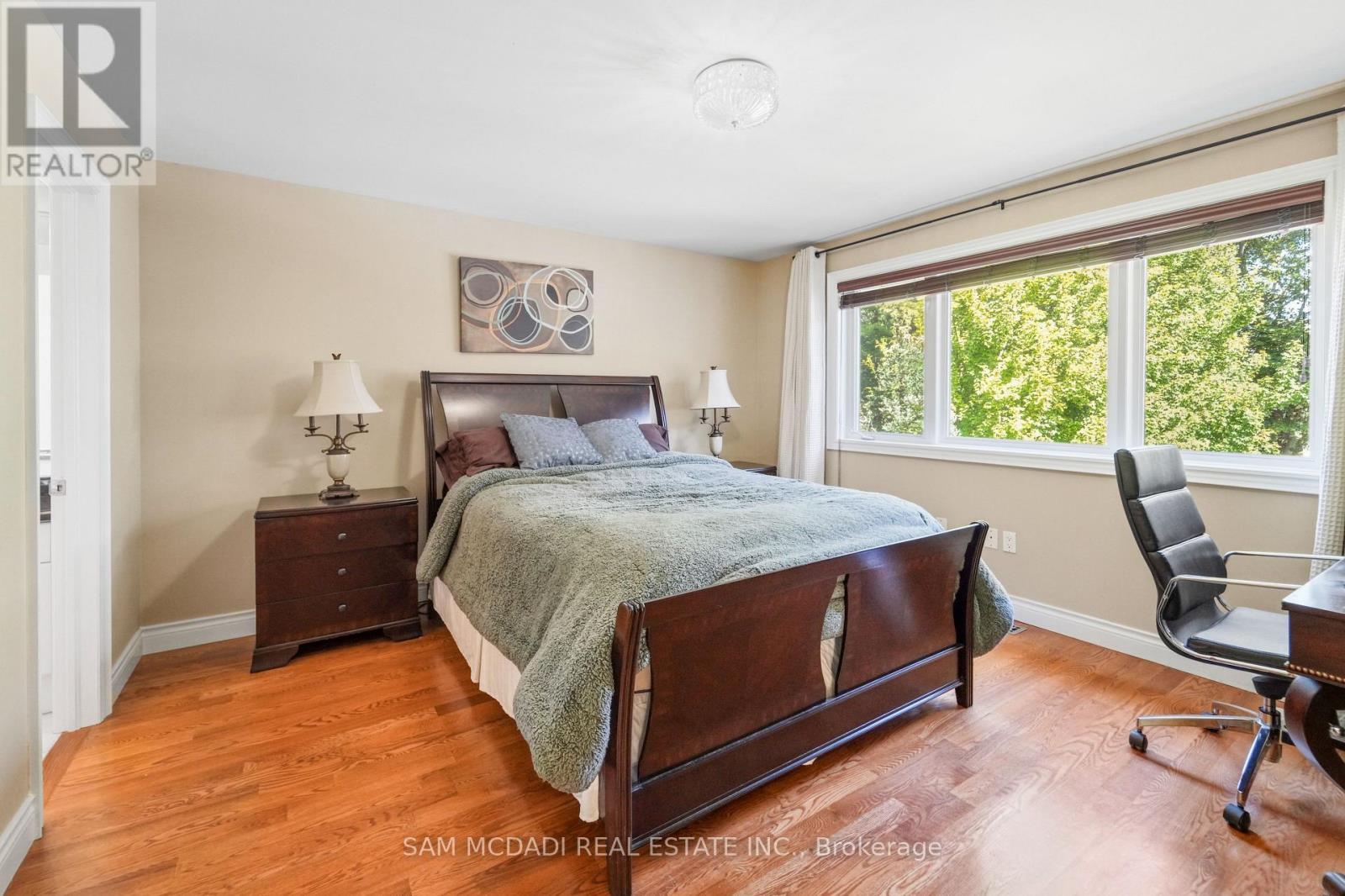 527 Meadow Wood Road, Mississauga, ON - Indoor Photo Showing Bedroom