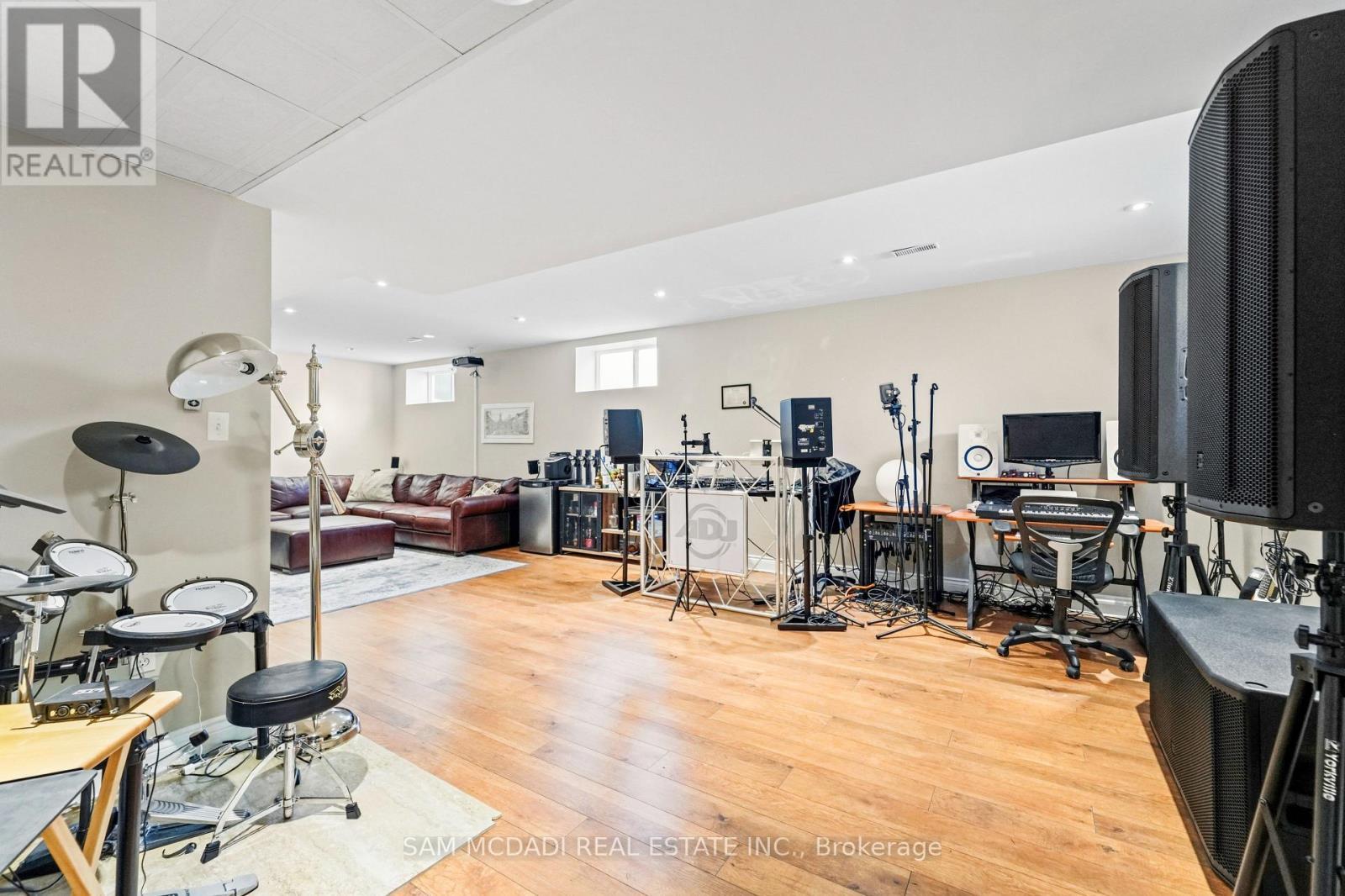 527 Meadow Wood Road, Mississauga, ON - Indoor