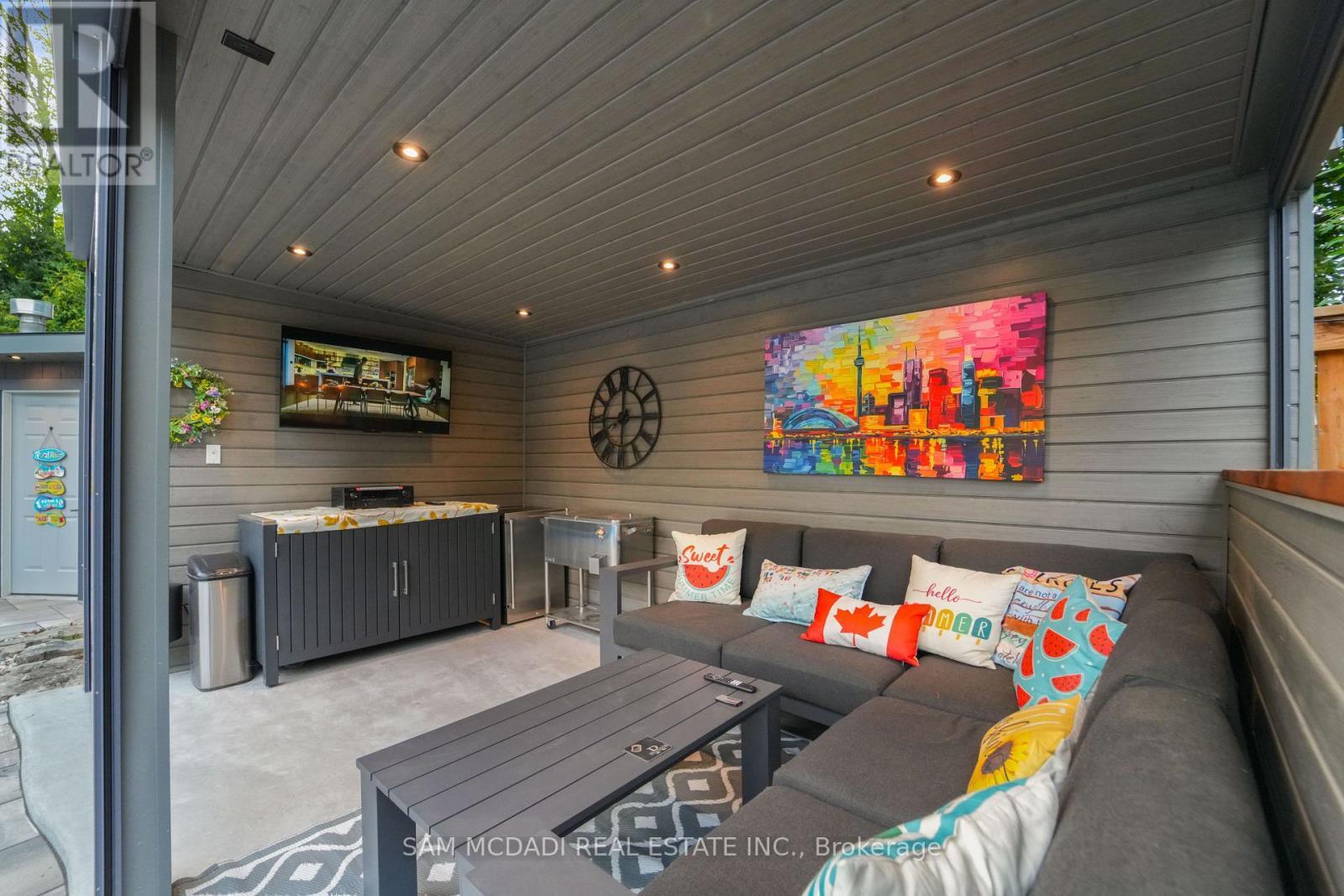 527 Meadow Wood Road, Mississauga, ON - Outdoor With Deck Patio Veranda With Exterior