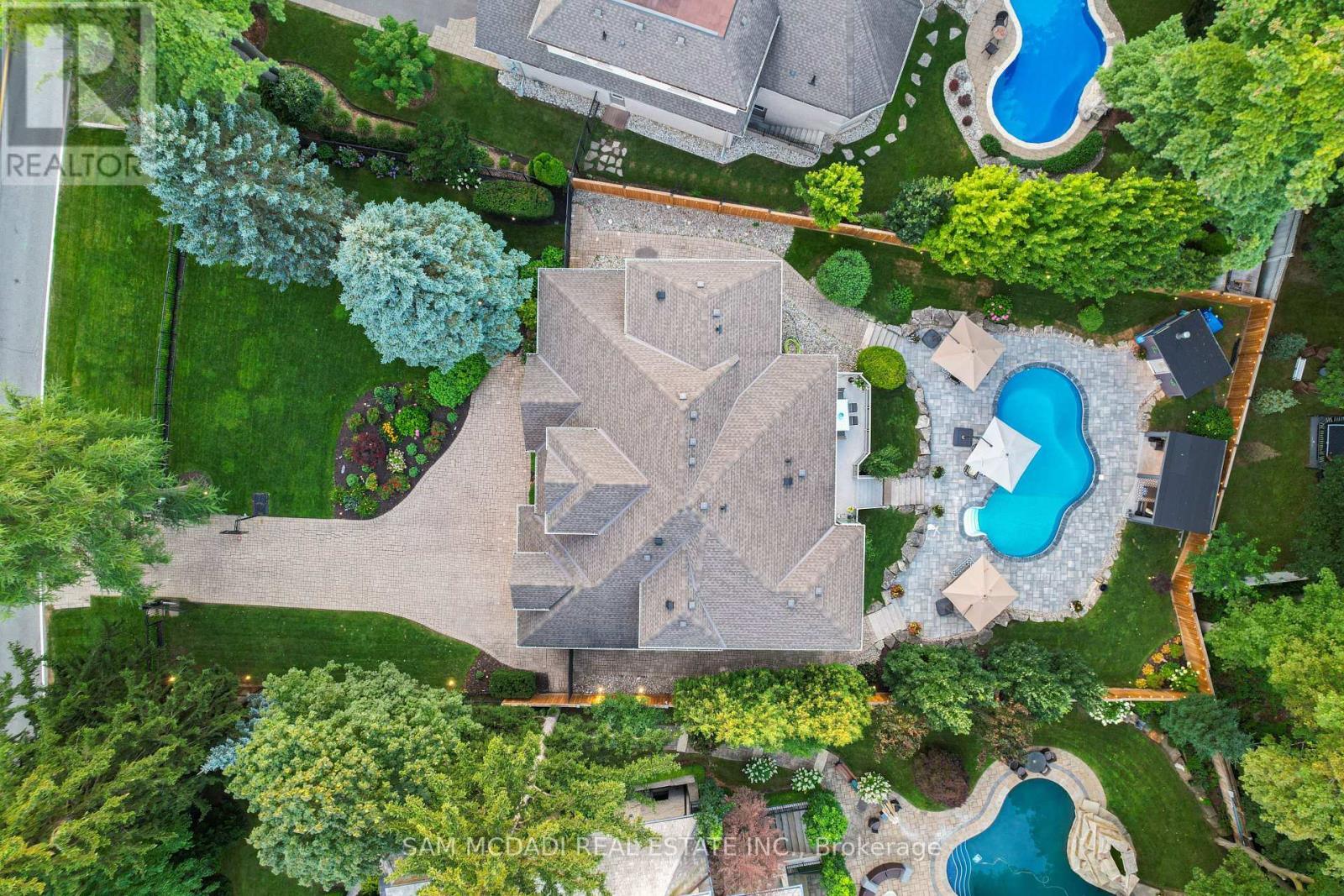 527 Meadow Wood Road, Mississauga, ON - Outdoor With In Ground Pool With View