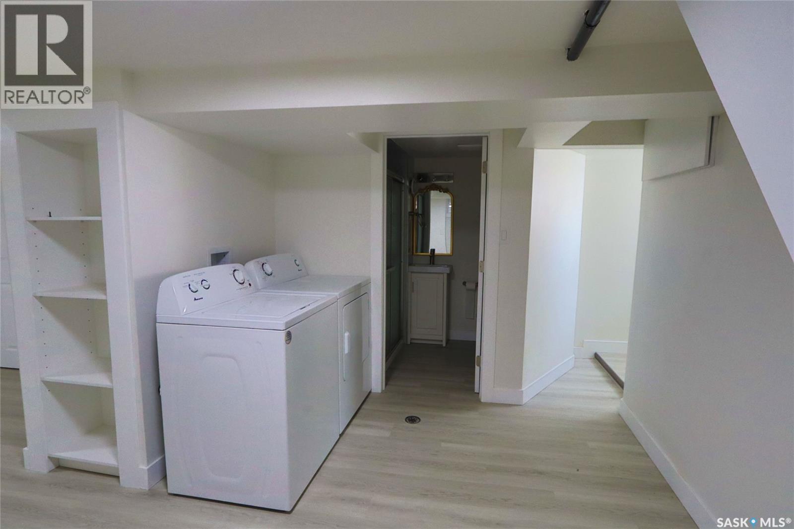 2039 Wallace Street, Regina, SK - Indoor Photo Showing Laundry Room