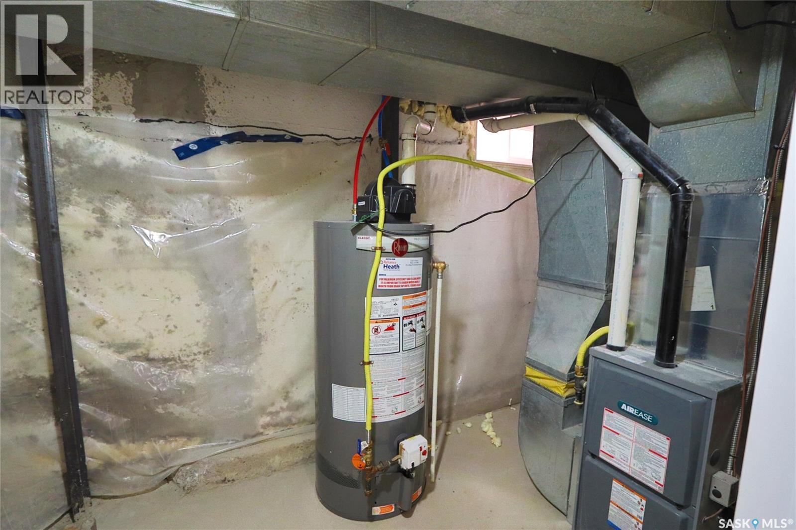 2039 Wallace Street, Regina, SK - Indoor Photo Showing Basement