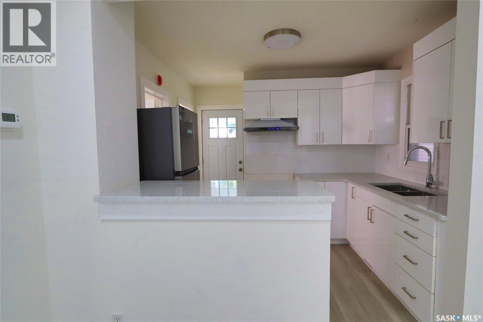2039 Wallace Street, Regina, SK - Indoor Photo Showing Kitchen