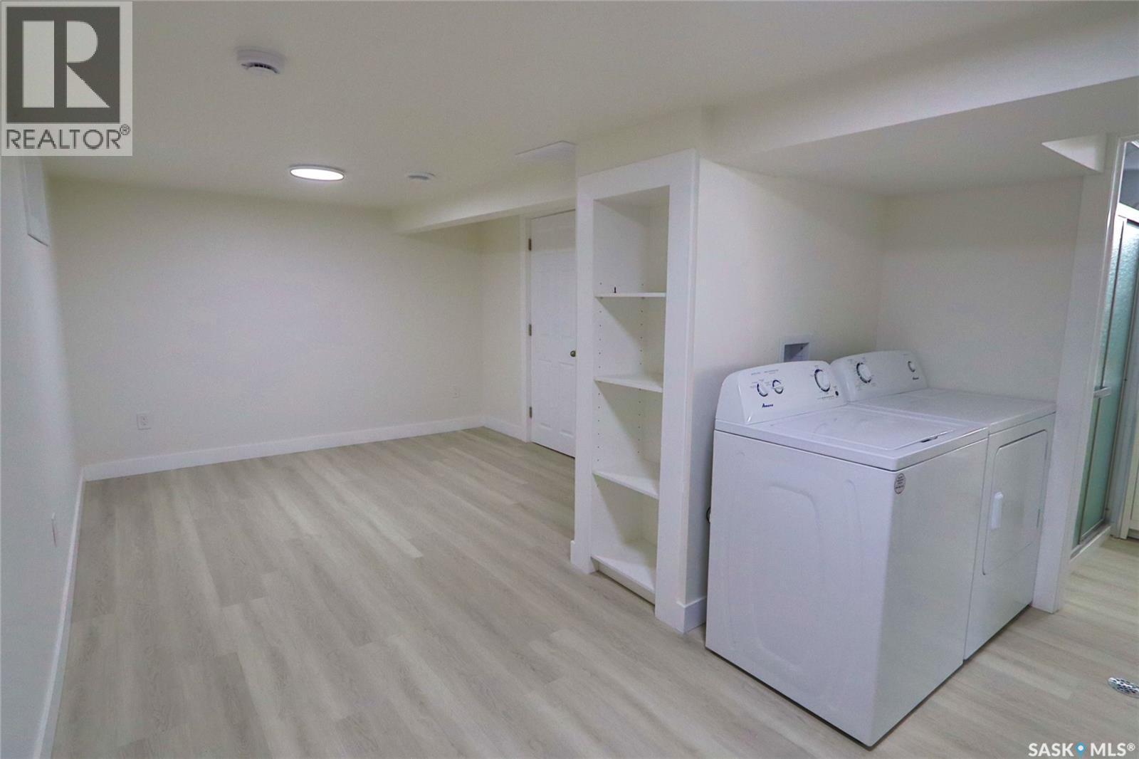 2039 Wallace Street, Regina, SK - Indoor Photo Showing Laundry Room
