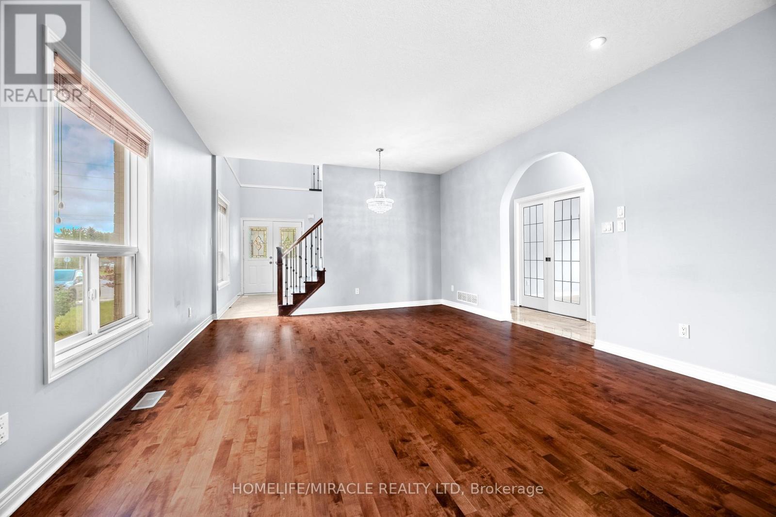 4 Clairfields Drive W, Guelph, ON - Indoor Photo Showing Other Room