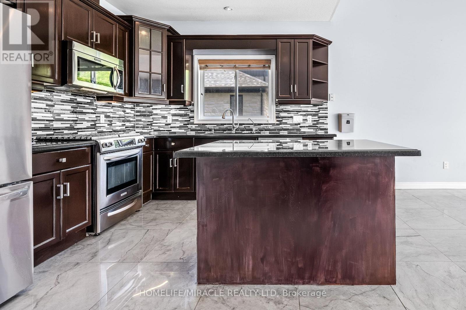 4 Clairfields Drive W, Guelph, ON - Indoor Photo Showing Kitchen