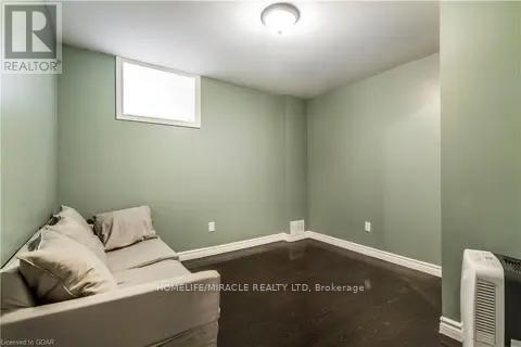 4 Clairfields Drive W, Guelph, ON - Indoor Photo Showing Other Room