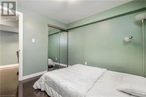 4 Clairfields Drive W, Guelph, ON - Indoor Photo Showing Bedroom