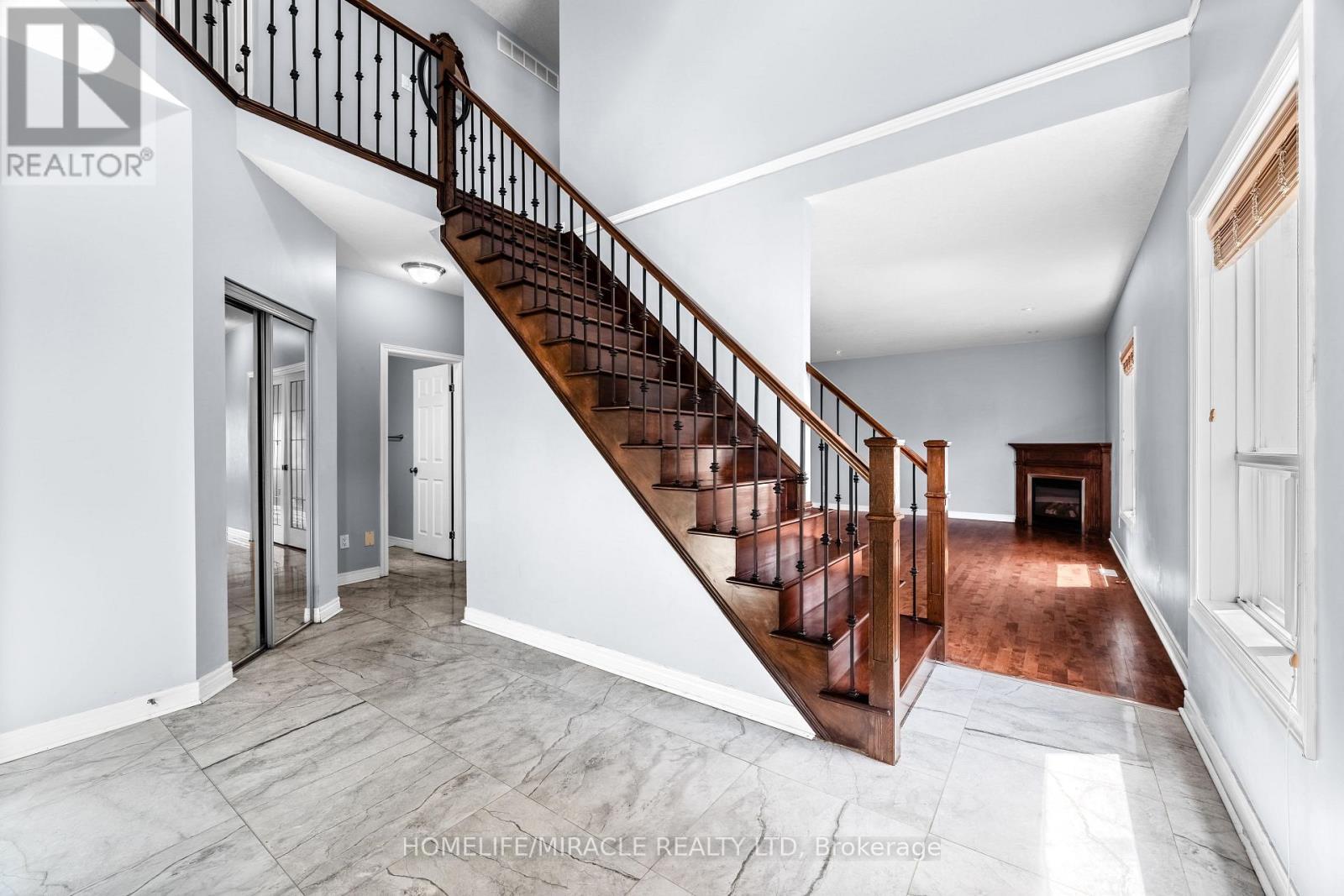 4 Clairfields Drive W, Guelph, ON - Indoor Photo Showing Other Room