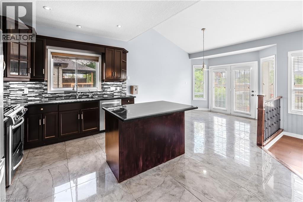 4 Clairfields Drive W, Guelph, ON - Indoor Photo Showing Kitchen
