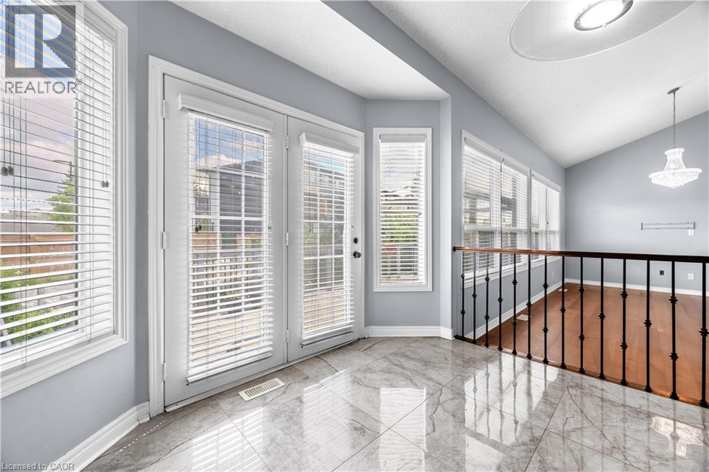 4 Clairfields Drive W, Guelph, ON - Indoor Photo Showing Other Room