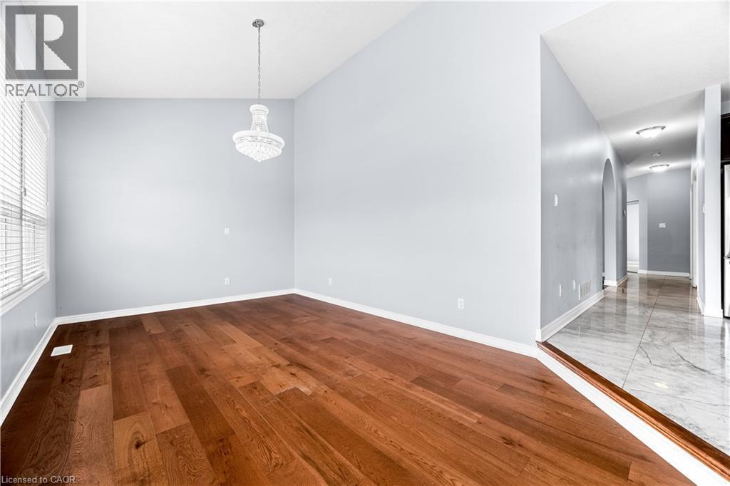 4 Clairfields Drive W, Guelph, ON - Indoor Photo Showing Other Room