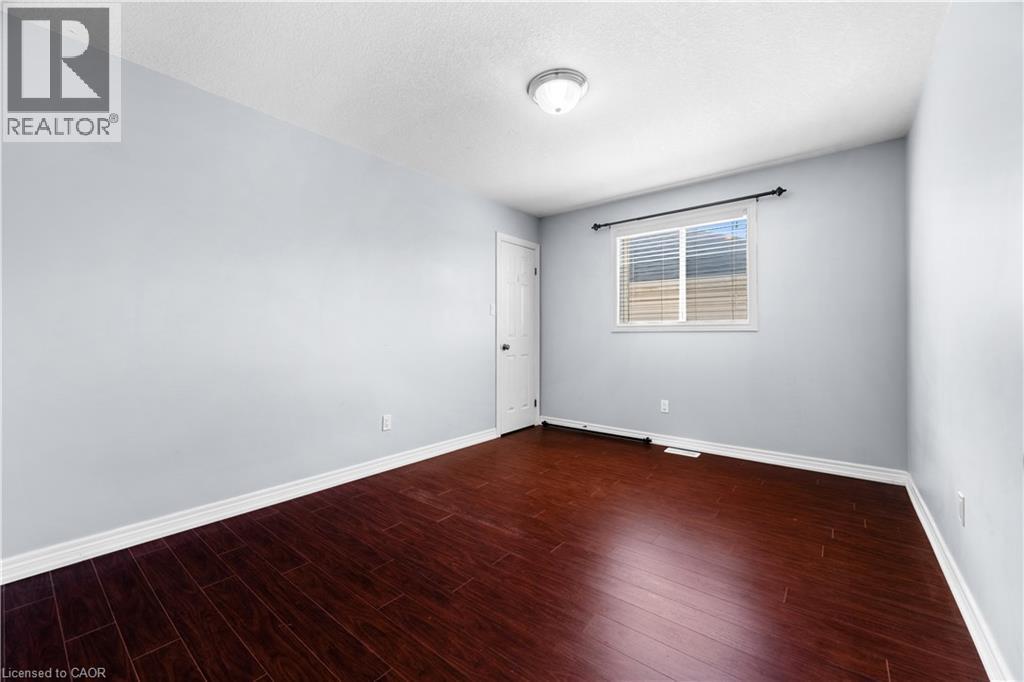 4 Clairfields Drive W, Guelph, ON - Indoor Photo Showing Other Room