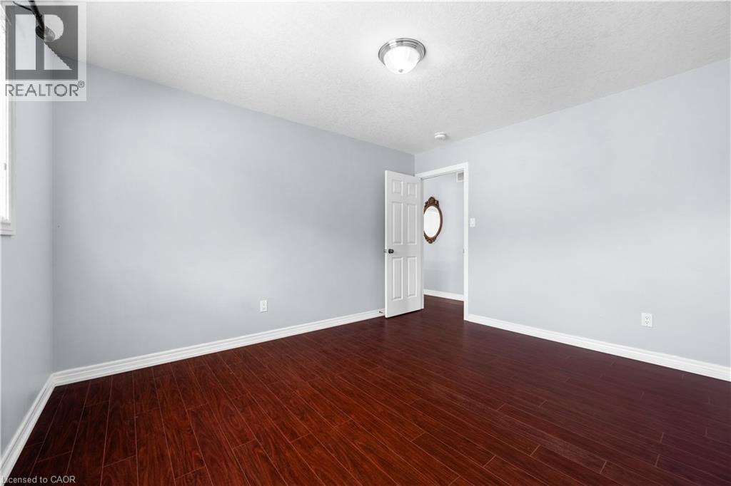 4 Clairfields Drive W, Guelph, ON - Indoor Photo Showing Other Room