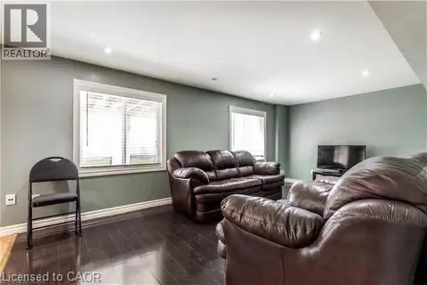 4 Clairfields Drive W, Guelph, ON - Indoor Photo Showing Living Room