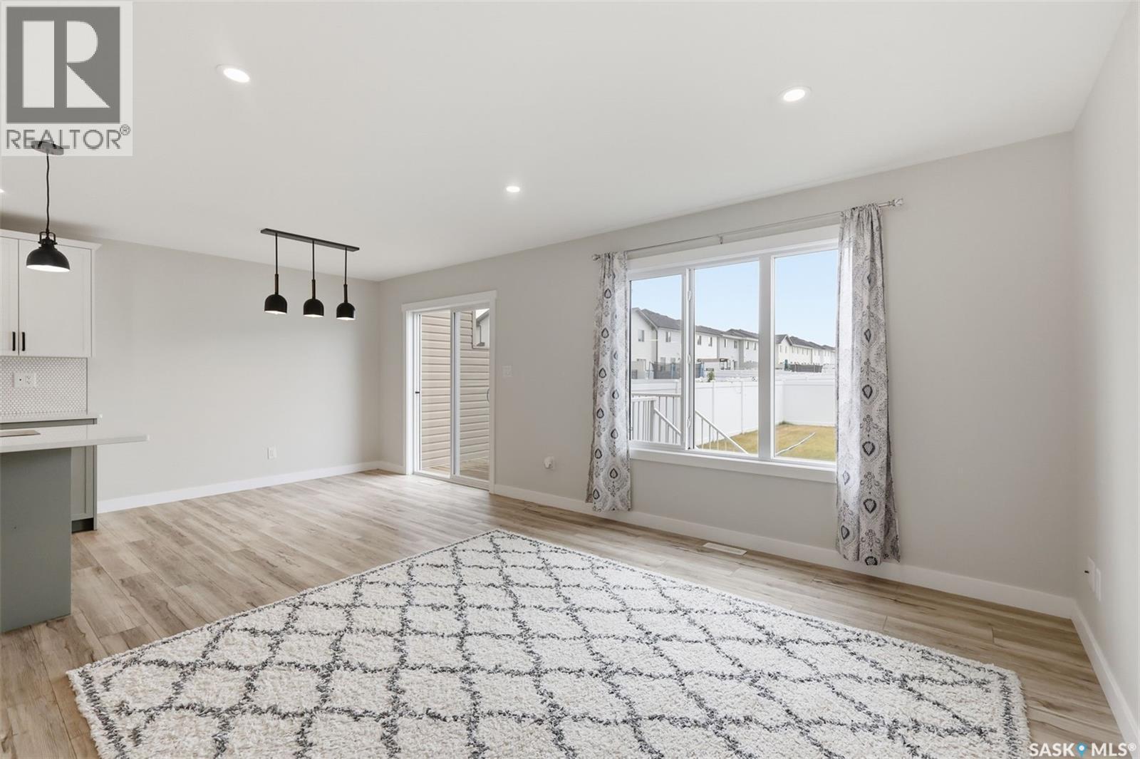 713 Brighton Boulevard, Saskatoon, SK - Indoor
