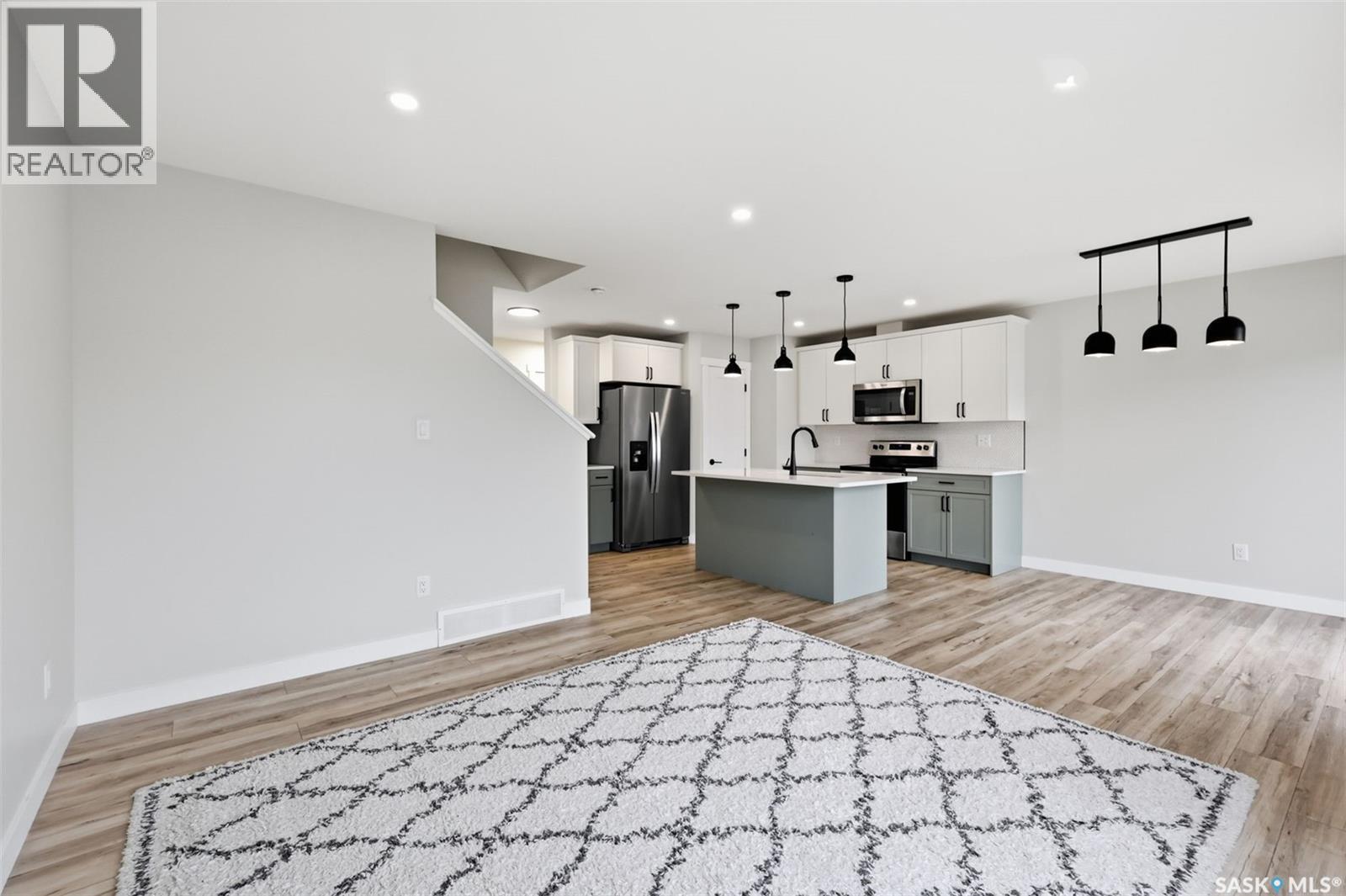 713 Brighton Boulevard, Saskatoon, SK - Indoor Photo Showing Kitchen