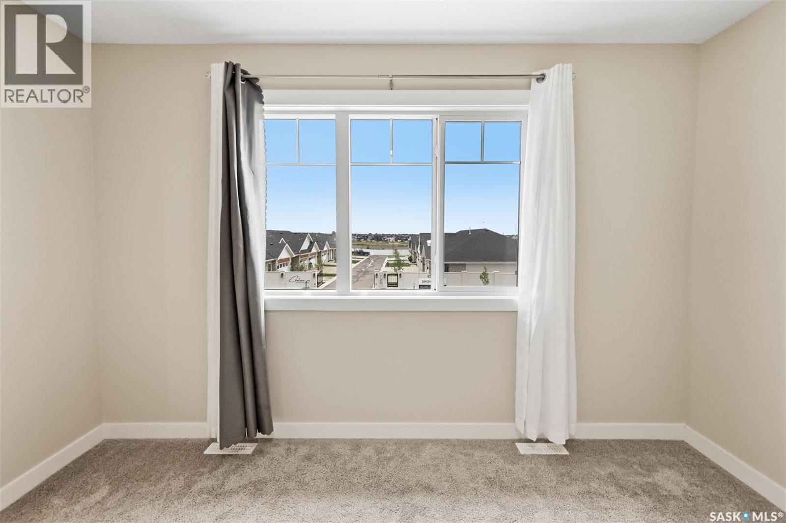 713 Brighton Boulevard, Saskatoon, SK - Indoor Photo Showing Other Room
