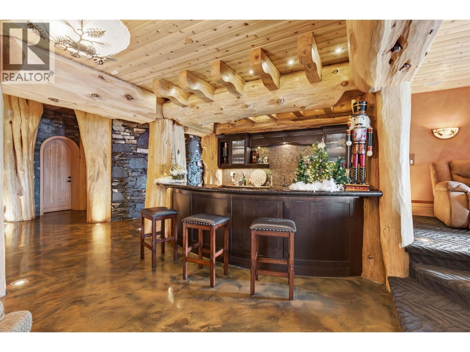 525 Feathertop Way, Big White, BC - Indoor Photo Showing Other Room