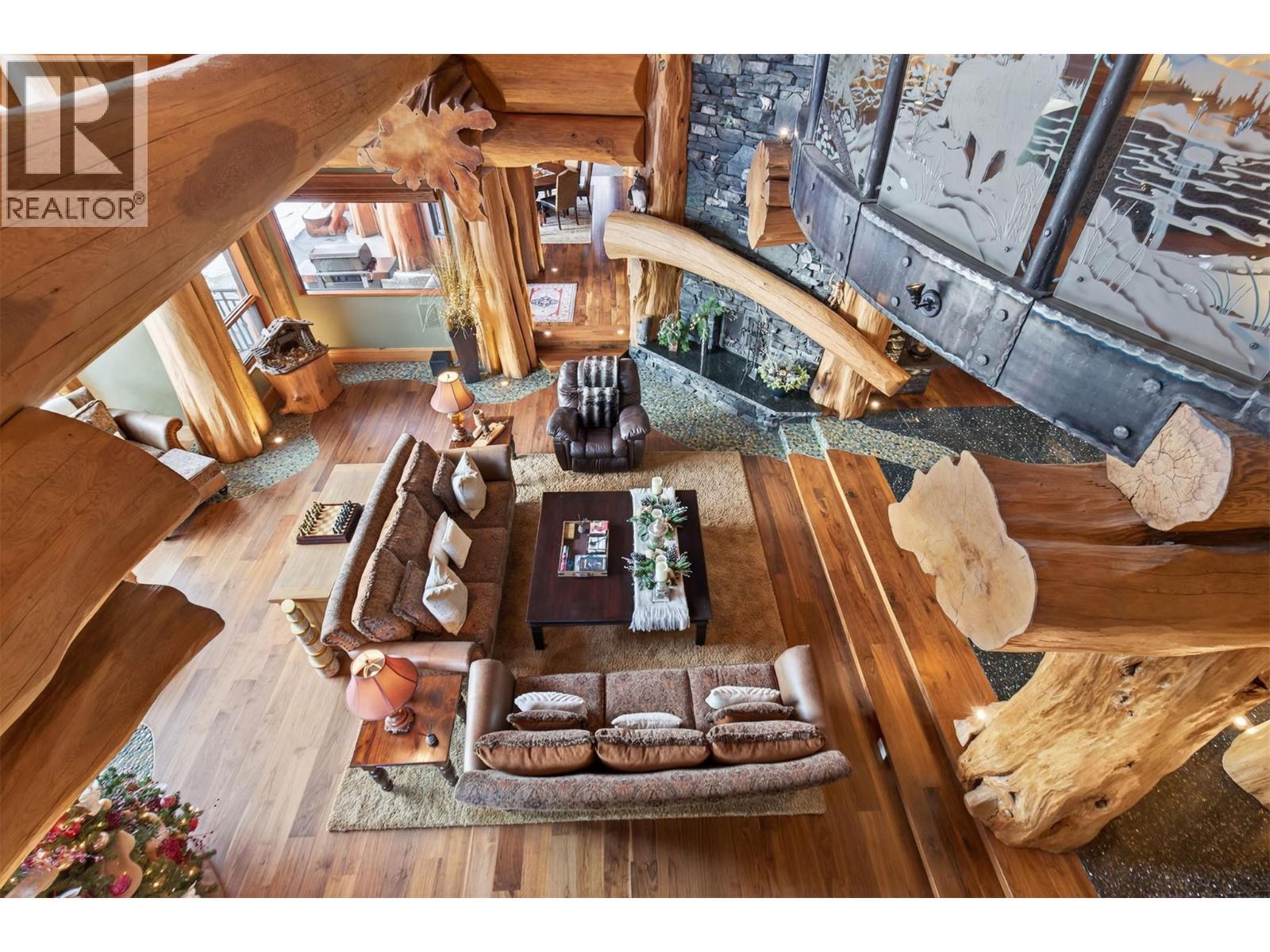 525 Feathertop Way, Big White, BC - Indoor Photo Showing Other Room