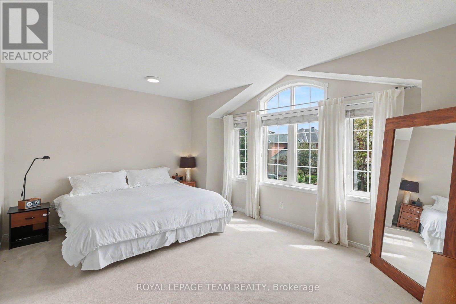45 Coleridge Street, Ottawa, ON - Indoor Photo Showing Bedroom