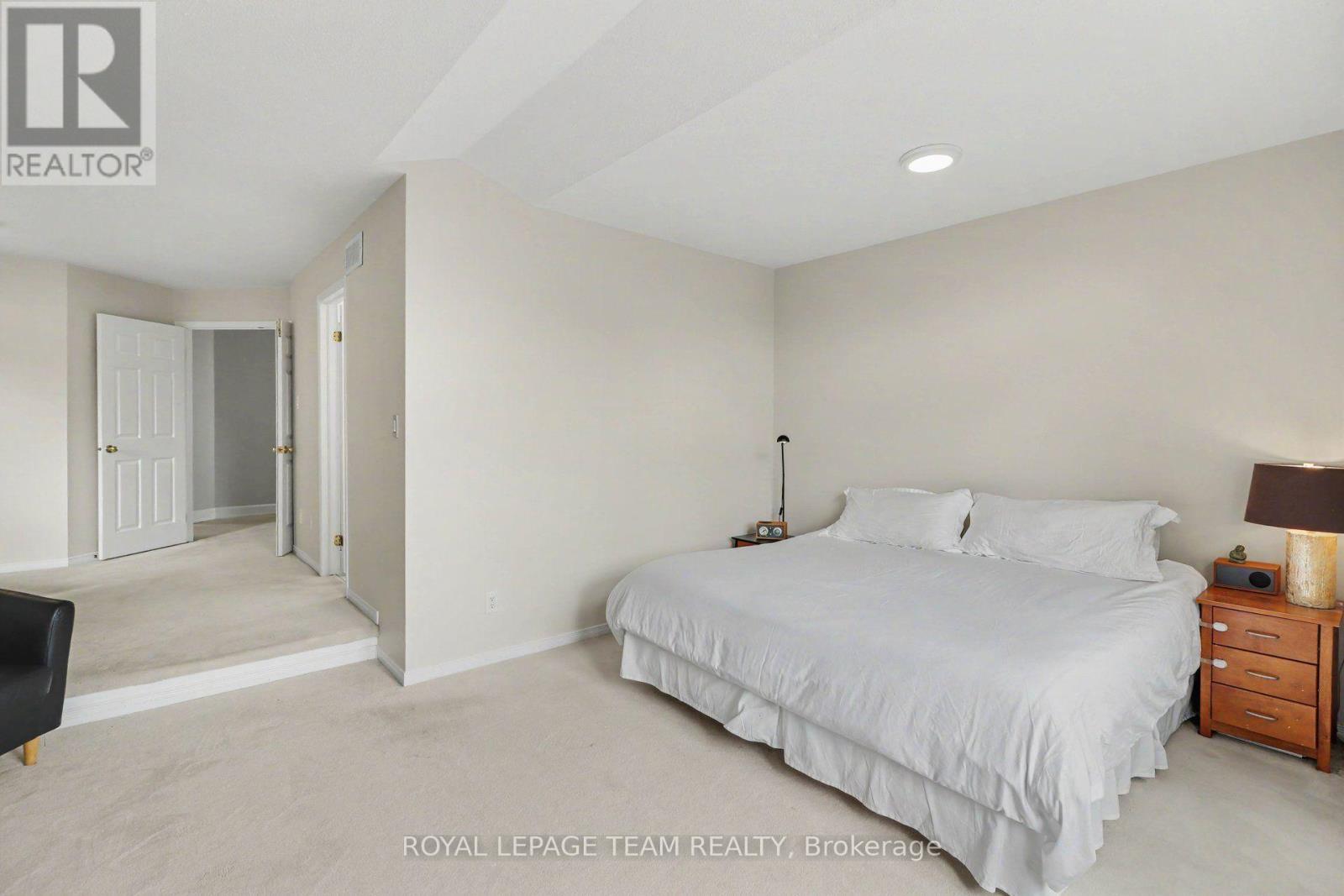 45 Coleridge Street, Ottawa, ON - Indoor Photo Showing Bedroom