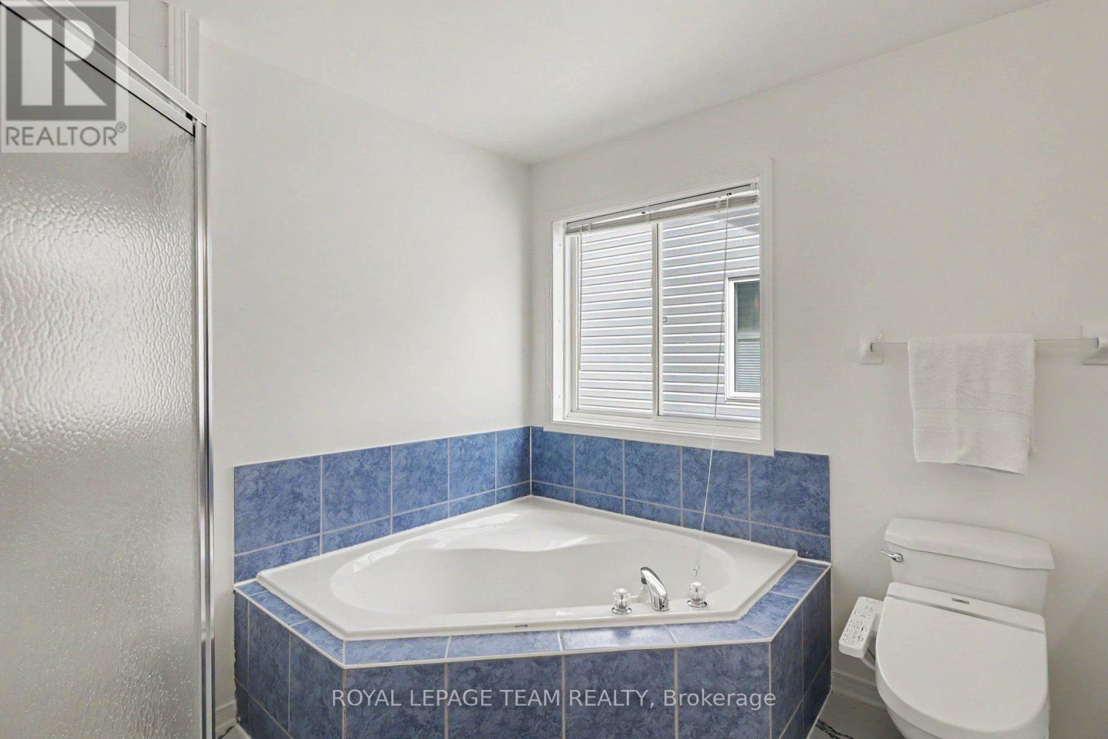 45 Coleridge Street, Ottawa, ON - Indoor Photo Showing Bathroom
