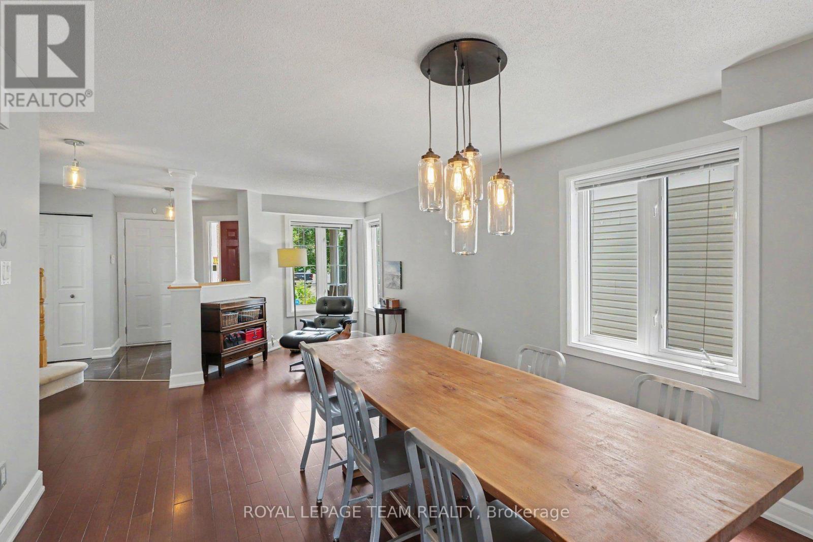 45 Coleridge Street, Ottawa, ON - Indoor Photo Showing Dining Room