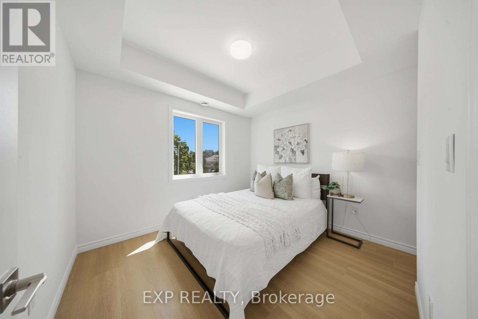10 - 2 Slessor Boulevard, Grimsby, ON - Indoor Photo Showing Bedroom
