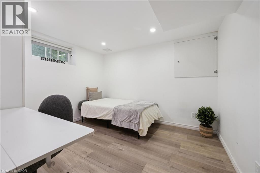 60 Edinburgh Road, Kitchener, ON - Indoor Photo Showing Other Room