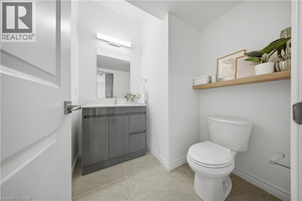 2 Slessor Boulevard Unit# 10, Grimsby, ON - Indoor Photo Showing Bathroom