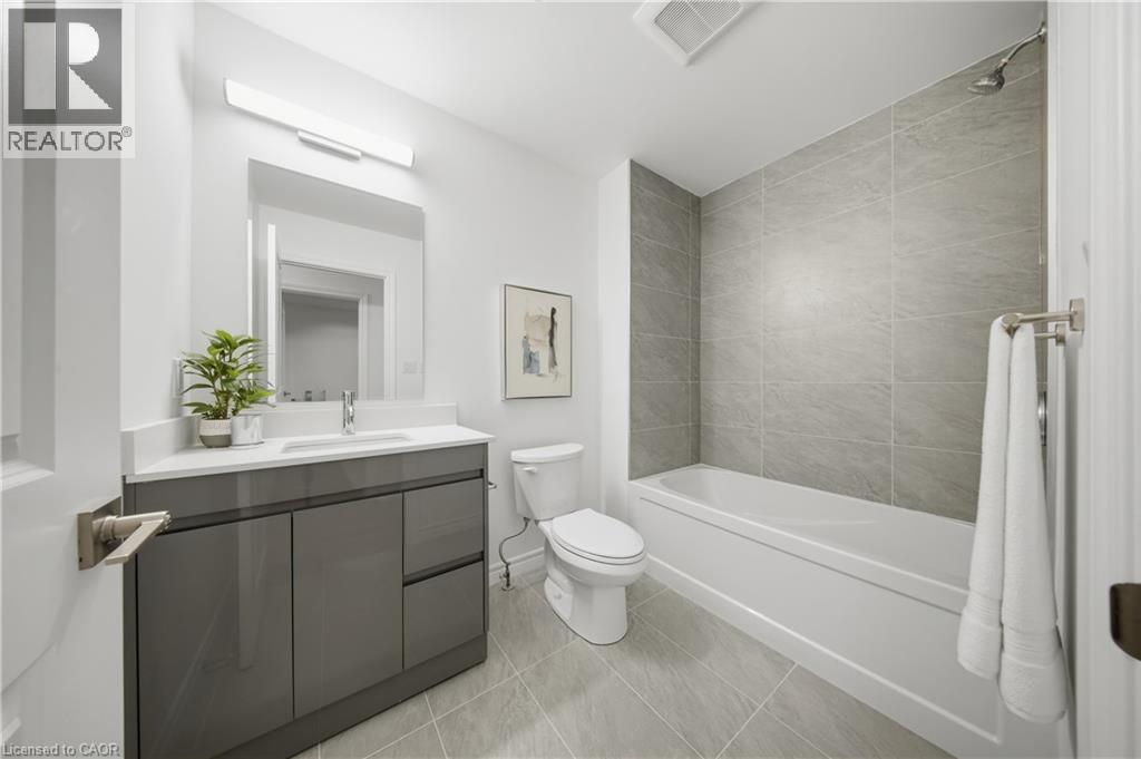 2 Slessor Boulevard Unit# 10, Grimsby, ON - Indoor Photo Showing Bathroom