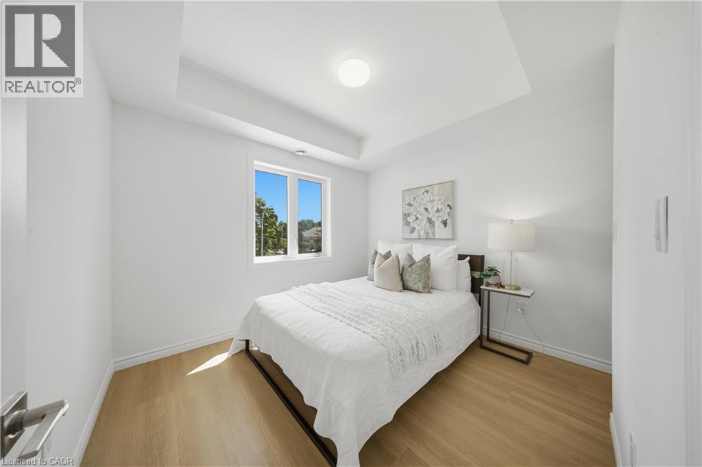 2 Slessor Boulevard Unit# 10, Grimsby, ON - Indoor Photo Showing Bedroom